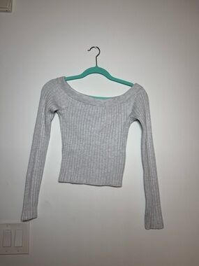 aerie Light Gray Ribbed V-Neck Knit Sweater
